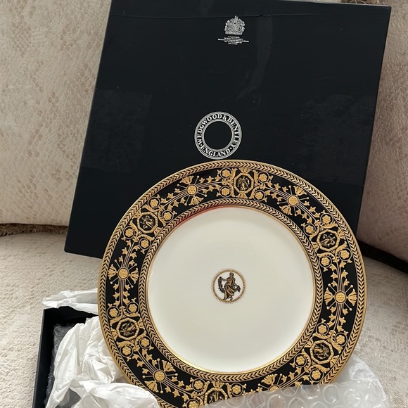 Wedgewood Astbury 8” Dessert Plate Bone China NWT plus original box - Picture 2 of 8